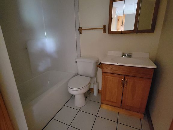 3rd image of 320 Morse Ave #C