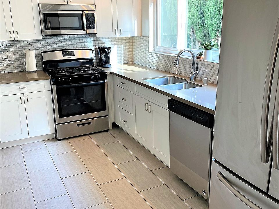 1st image of 942 N Curson Ave