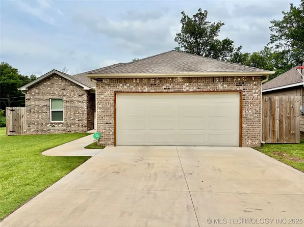 2125 N Lansing Ave W, Tulsa, OK 74106