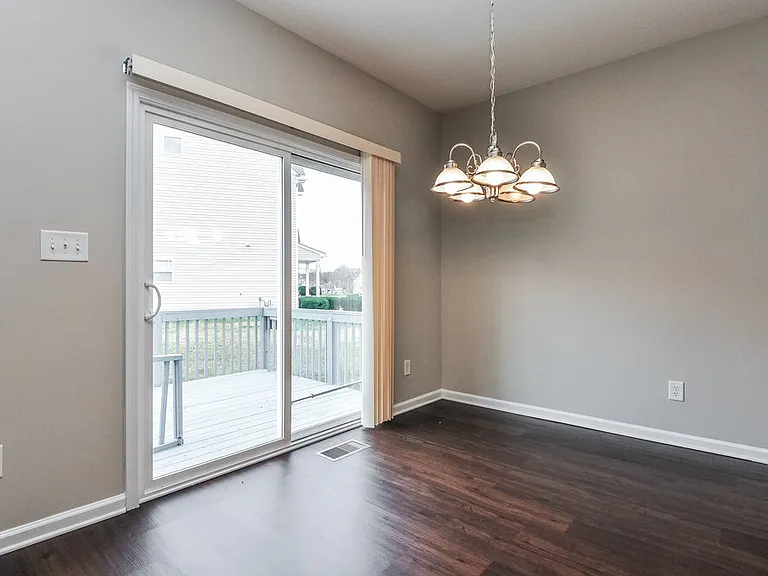16 Hollyridge Ct — Photo 5