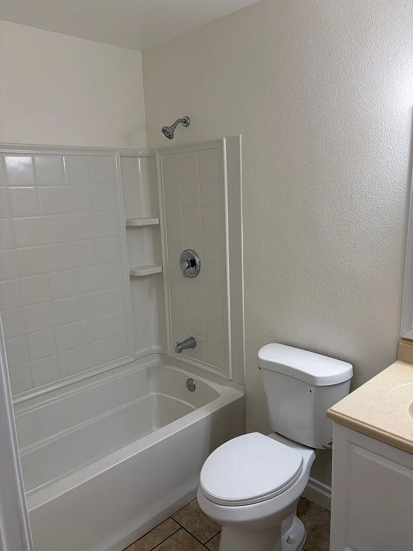 Spacious 3 Bedroom with Large Outdoor Space! — Photo 4