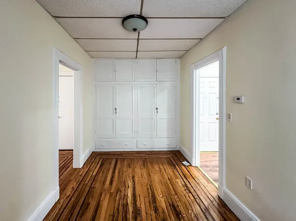 170 Saint Pauls Avenue image 9 of 15