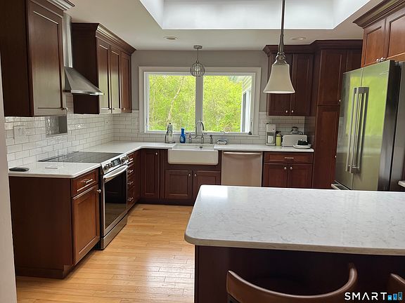 2nd image of 311 Sandy Hollow Road