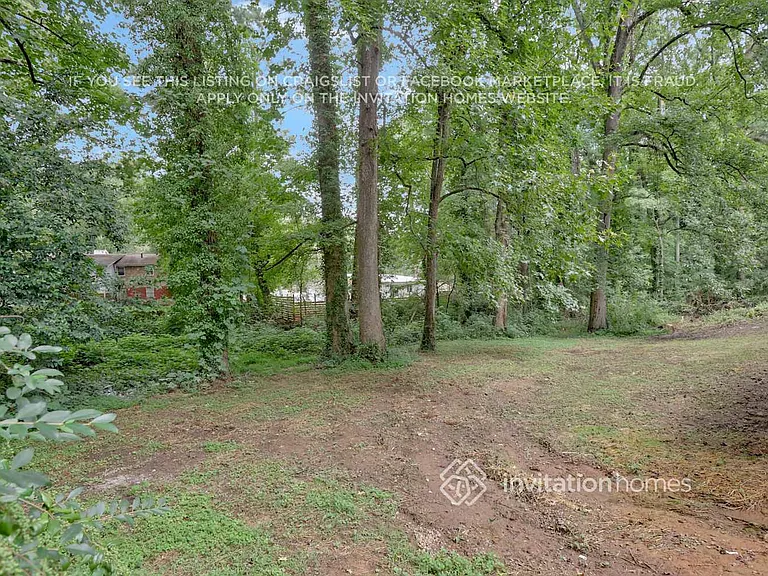 1554 N Columbia Pl — Photo 25