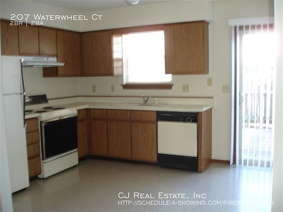 3rd image of 207 NW Waterwheel Ct