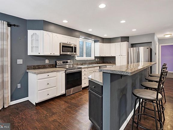 5th image of 25 Timber Ridge Rd