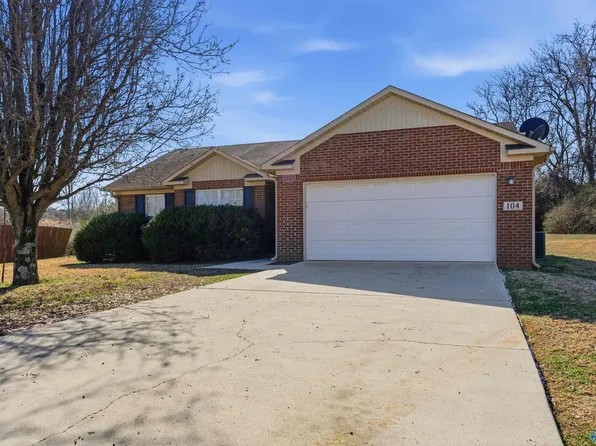 104 Bataleur Ct, Huntsville, AL 35811