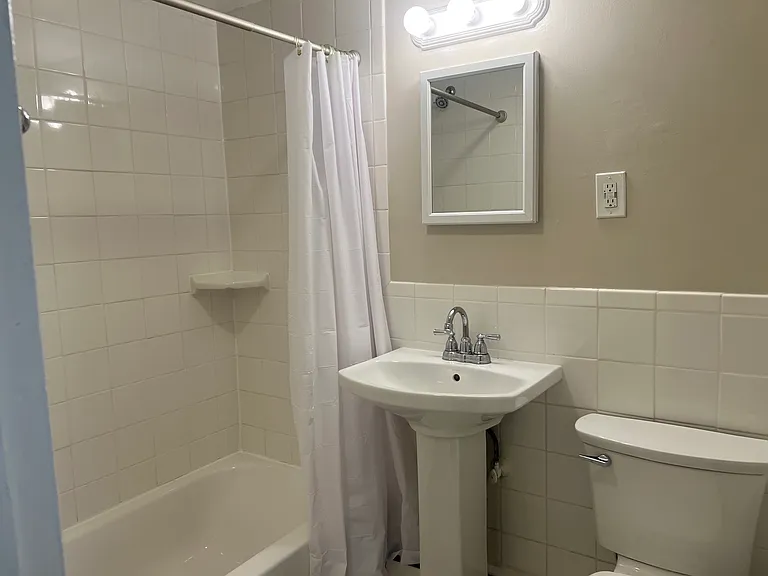 2318 Glendale Ter #1A — Photo 15