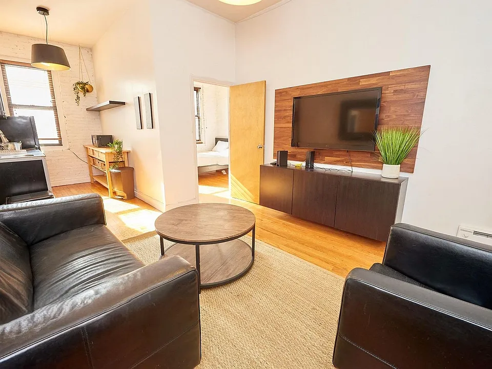 170 Elizabeth St #2F