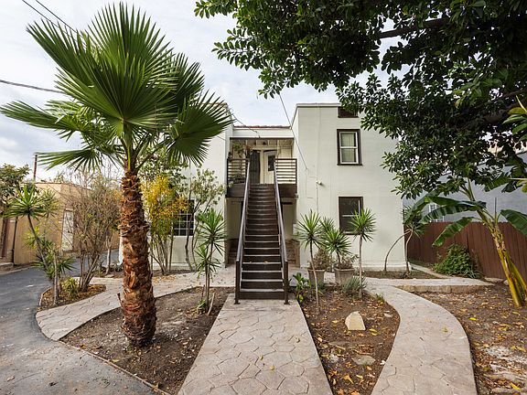 3rd image of 5736 Fountain Ave #5736