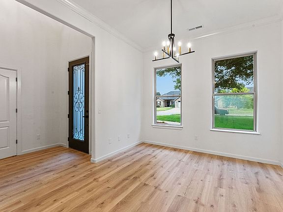 5th image of 3601 SW Briar Creek Ave
