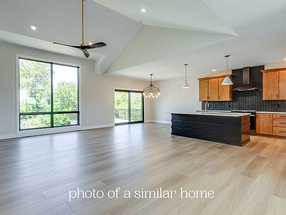 3rd image of 7131 Black Oak Dr