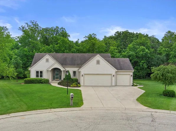 S73W15911 Bur Oak COURT, Muskego, WI 53150