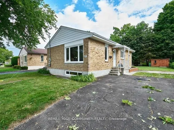 11 Oak St, Barrie, ON L4M 3V1