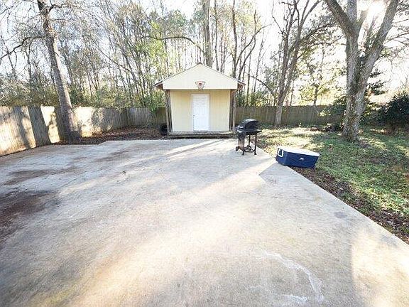 4th image of 1104 N Park Ave