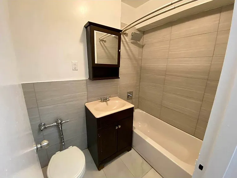 111-45 76th Dr #D5 — Photo 9