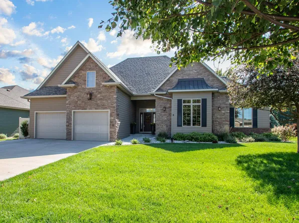 572 Bluestem Trl, Dakota Dunes, SD 57049