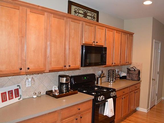3rd image of 430 Mountain View Ln