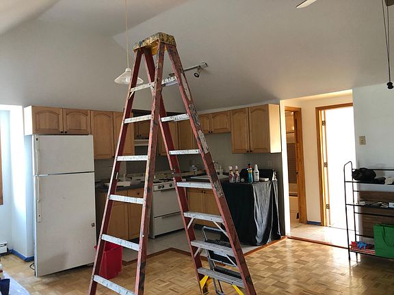 5th image of 126 Saint Marys Ave Fl 3rd