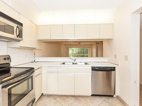 4th image of 3993 Cypress Reach Ct APT 101