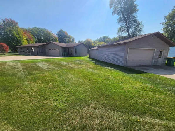 59 Spruce Ridge Dr, Bay City, MI 48706