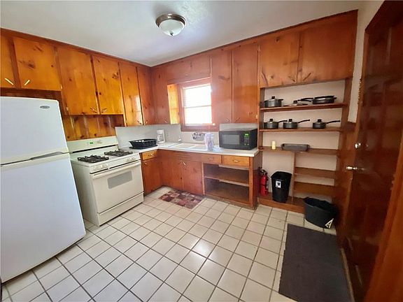2nd image of 757 Sheridan Dr