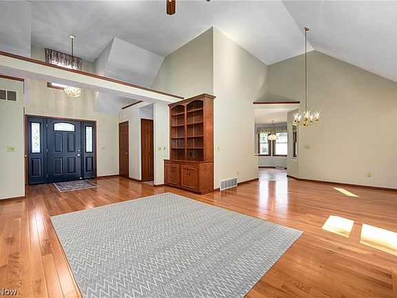 4th image of 2333 Windward Dr