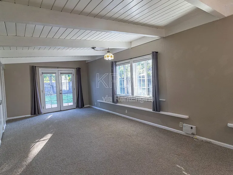 1421 Buena Vista Ave — Photo 11