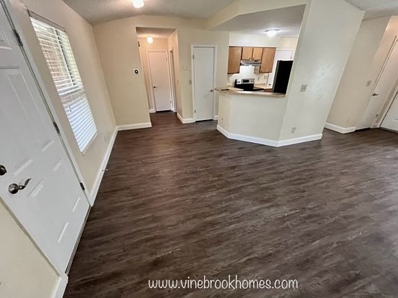 4th image of 111 Celestin Ct