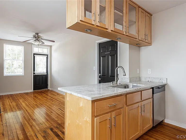 103 S Rowland St #B — Photo 12