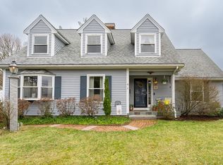 8 E Dunstable Rd, Nashua, NH 03060