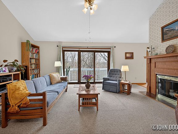 3rd image of 3430 Eastridge Ct NE
