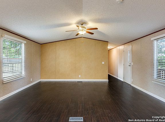 4th image of 320 Brianna Ct