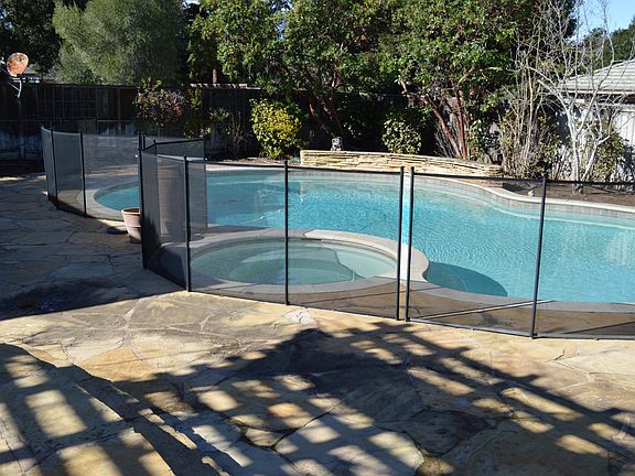 3rd image of 493 W Portola Ave
