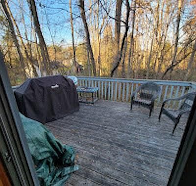 Walk out deck from main level