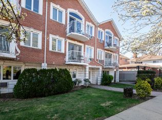 21214 42nd Ave #14B, Bayside, NY 11361