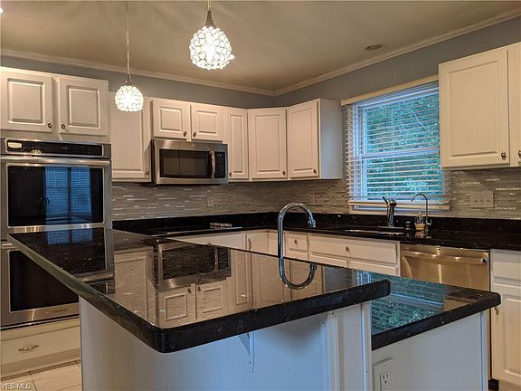 2nd image of 355 Knollwood Trl