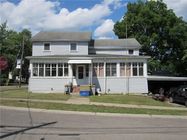 31 Caroline St, Clyde, NY 14433