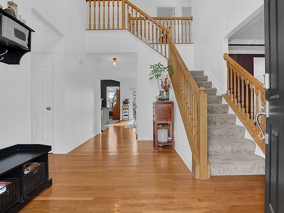 4th image of 6883 Blue Holly Dr