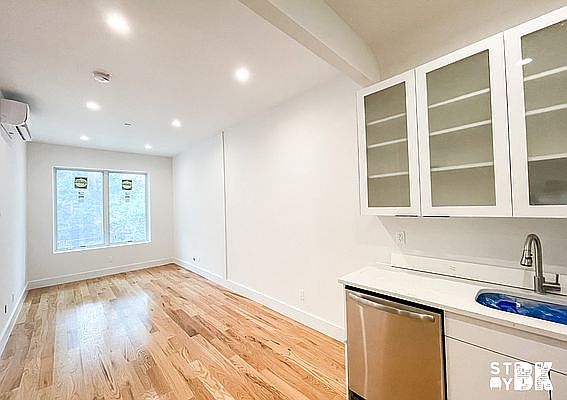 1st image of 332 E 28th St #2B