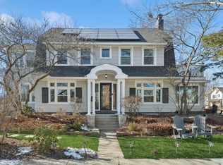 1001 Greenleaf Ave, Wilmette, IL 60091