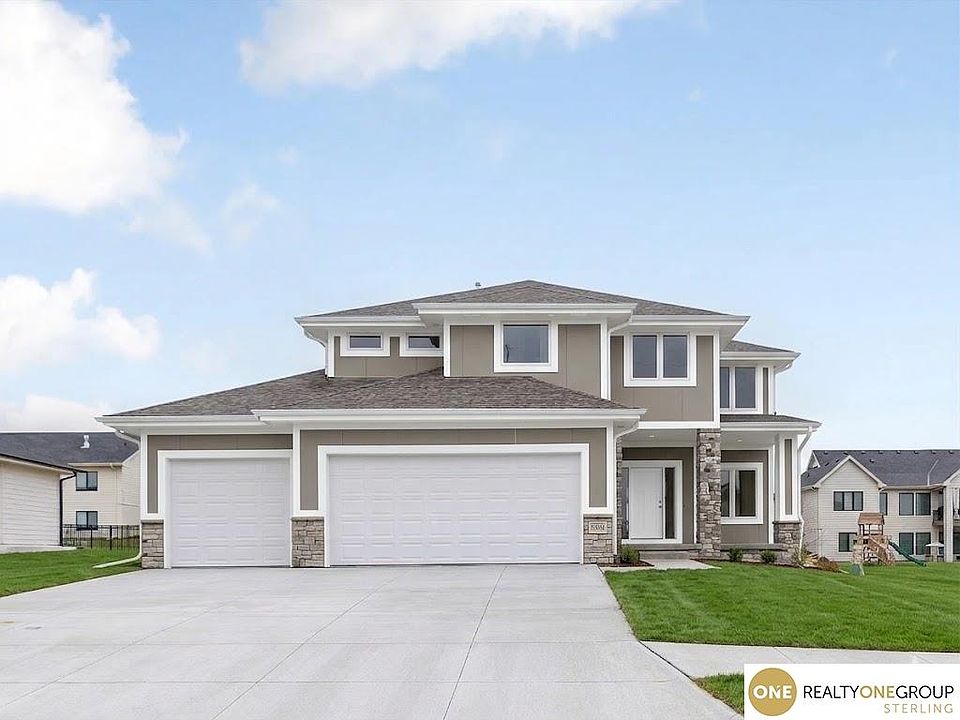 1st image of 5504 N 205th St