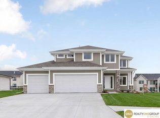 5504 N 205th St, Elkhorn, NE 68022