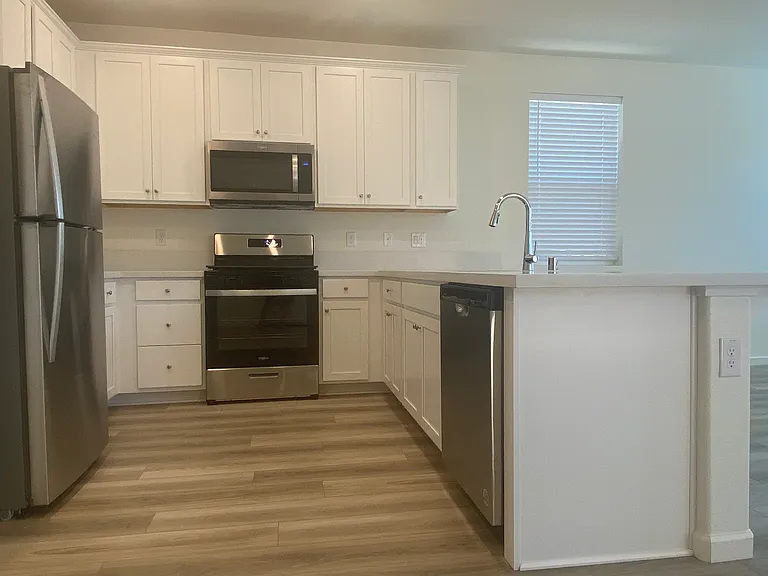 564 Spalding Way — Photo 6