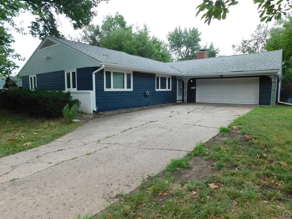 1651 SW 28th St, Topeka, KS 66611