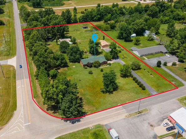 1000 N Pentecost Dr, Marion, IL 62959