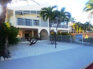 460 9th St, Key Colony Beach, FL 33051