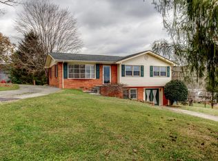124 Meredith Rd, La Follette, TN 37766