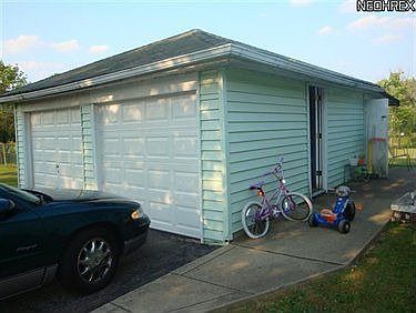 2nd image of 5911 Sunset Dr