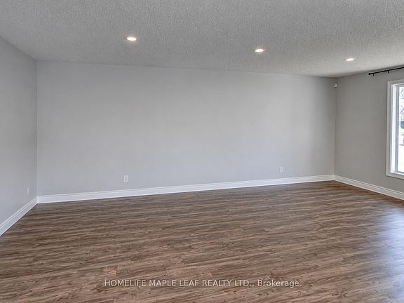 4th image of 23 Barrett Cres